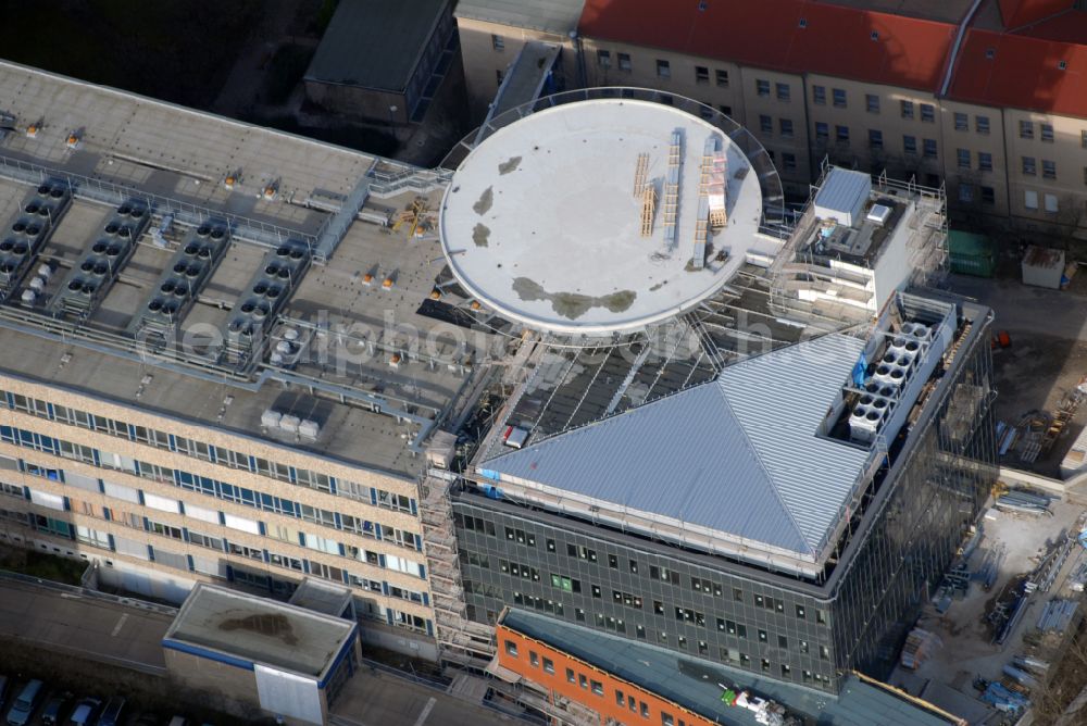 Aerial image Potsdam - Hospital grounds of the Clinic Klinikum Ernst von Bergmann GmbH on Gutenbergstrasse in the district Innenstadt in Potsdam in the state Brandenburg, Germany