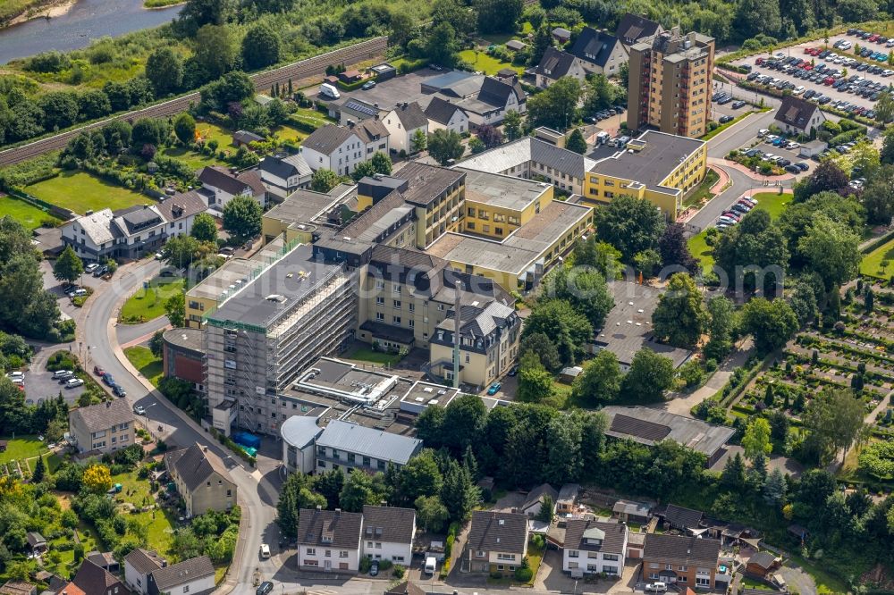 Aerial photograph Arnsberg - Hospital grounds of the Clinic Klinikum Hochsauerland Karolinen-Hospital Huesten in Arnsberg in the state North Rhine-Westphalia, Germany