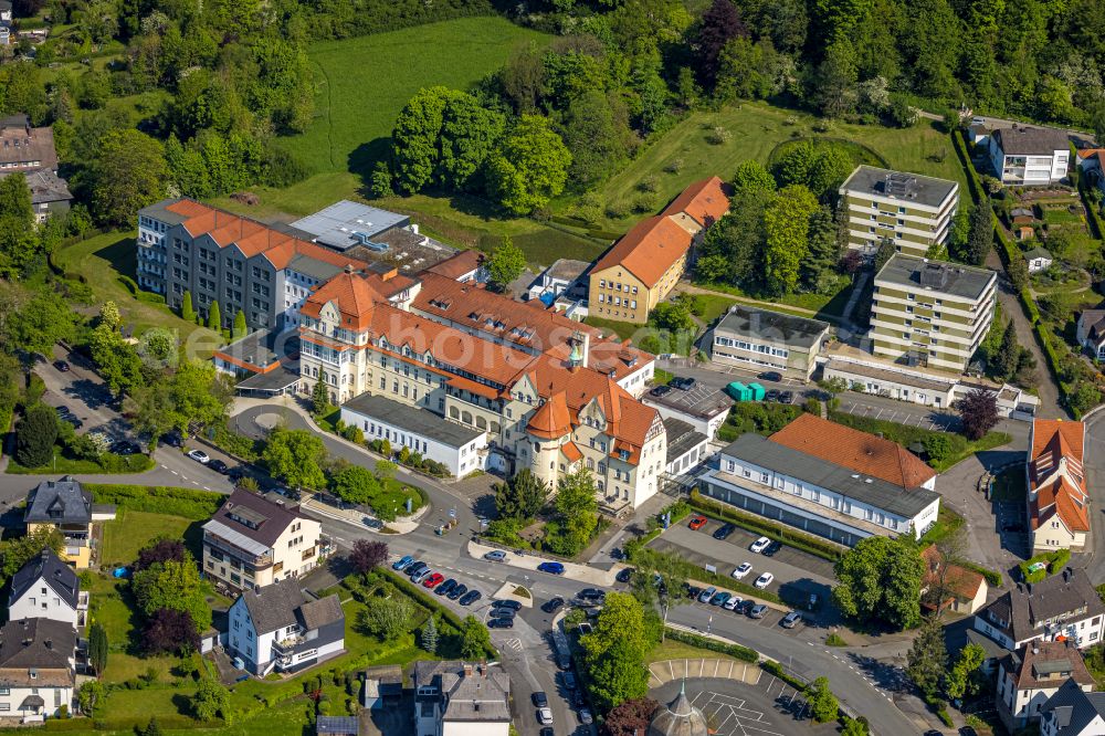 Aerial photograph Arnsberg - Hospital grounds of the Clinic Klinikum Hochsauerland - Marienhospital on street Nordring in the district Wennigloh in Arnsberg at Sauerland in the state North Rhine-Westphalia, Germany