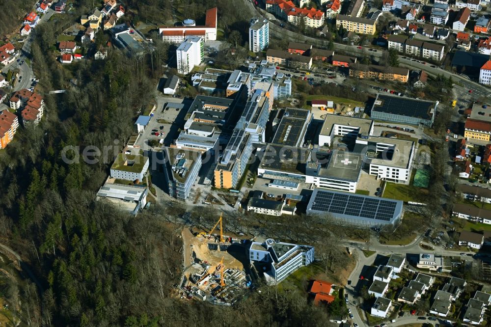 Aerial photograph Kempten (Allgäu) - Hospital grounds of the hospital Klinikum Kempten between Robert-Weixler-Strasse, Pettenkoferstrasse and Adenauerring in Kempten (Allgaeu) in the state Bavaria, Germany