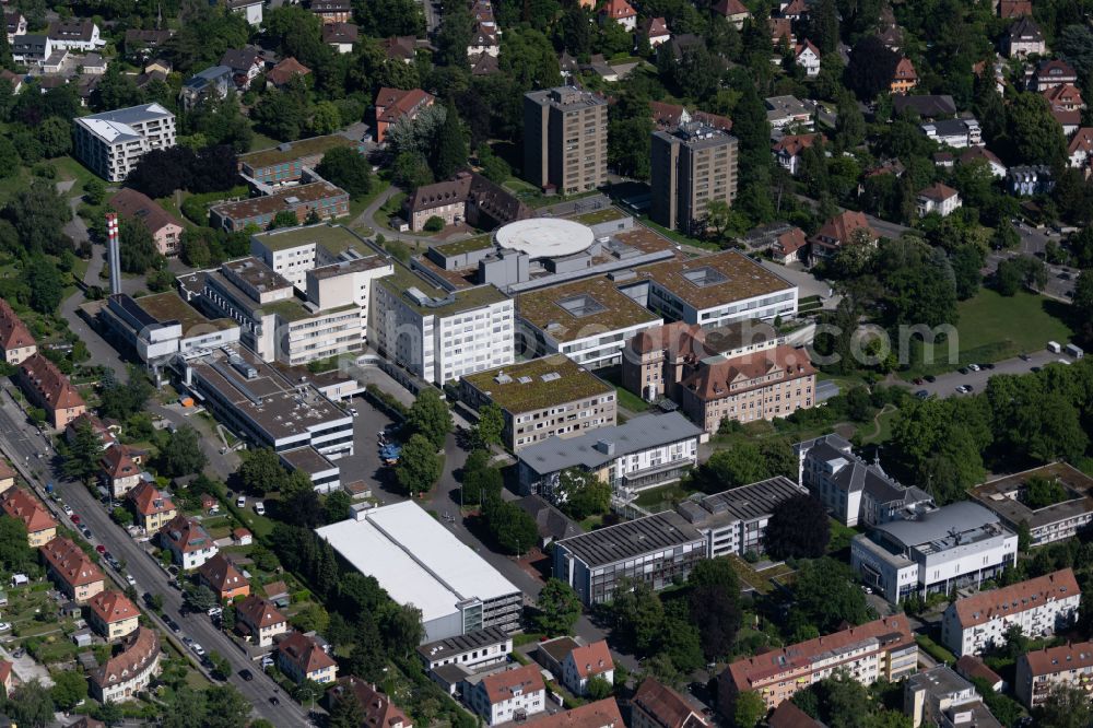 Aerial image Konstanz - Hospital grounds of the Clinic Klinikum Konstanz on street Mainaustrasse in the district Petershausen-Ost in Konstanz at Bodensee in the state Baden-Wuerttemberg, Germany