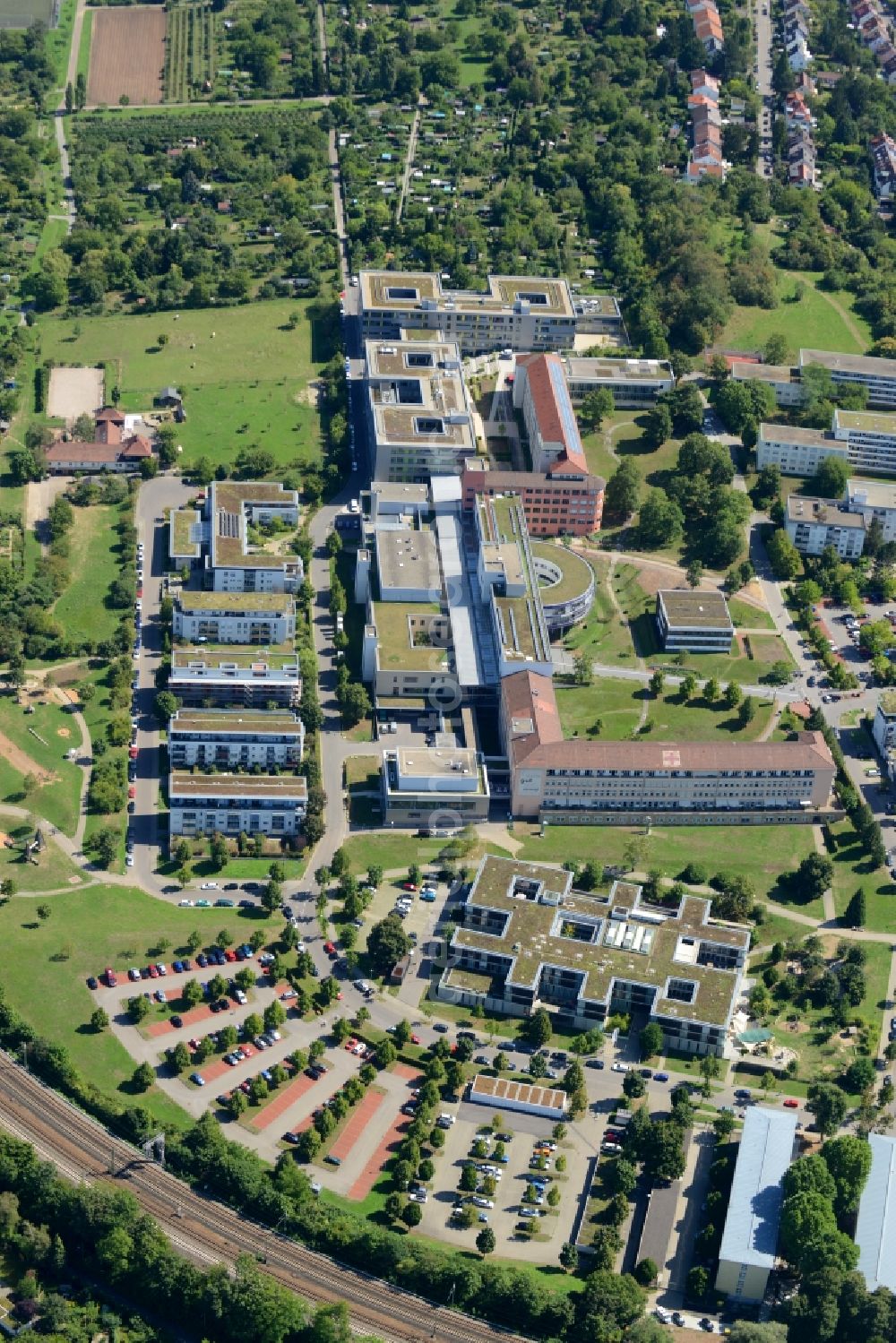 Aerial photograph Stuttgart - Clinic of the hospital grounds Klinikum Stuttgart and hospital Bad Cannstatt in Stuttgart in the state of Baden-Wuerttemberg