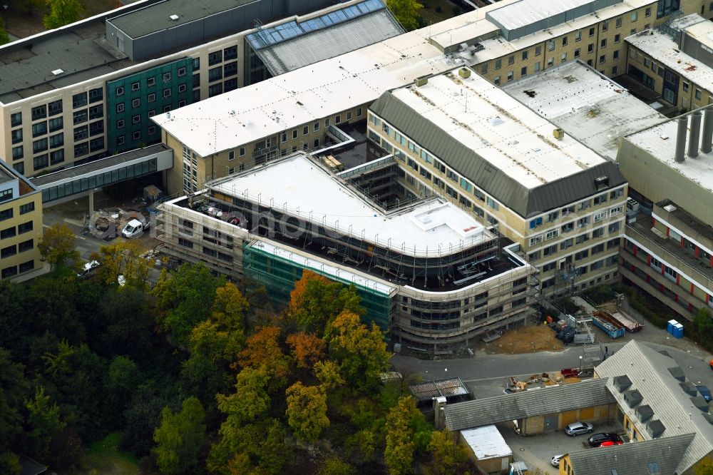 Wolfsburg from the bird's eye view: Hospital grounds of the Clinic Klinikum Wolfsburg Klinik fuer Kinder- and Jugendmedizin and Psychosomatik on Sauerbruchstrasse in Wolfsburg in the state Lower Saxony, Germany