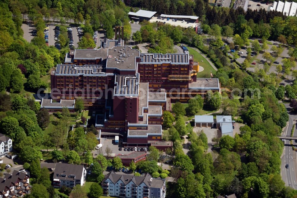 Aerial image Gummersbach - Hospital grounds of the Clinic Krankenhaus Gummersbach on Wilhelm - Breckow - Allee in Gummersbach in the state North Rhine-Westphalia, Germany