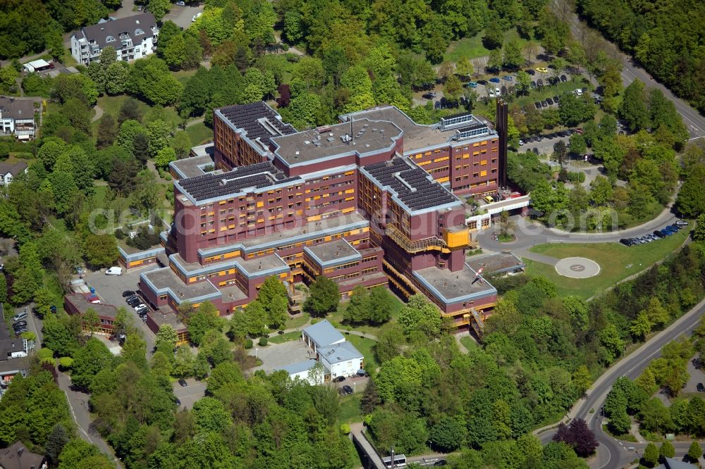 Gummersbach from above - Hospital grounds of the Clinic Krankenhaus Gummersbach on Wilhelm - Breckow - Allee in Gummersbach in the state North Rhine-Westphalia, Germany