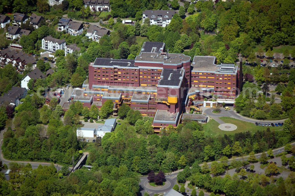 Gummersbach from the bird's eye view: Hospital grounds of the Clinic Krankenhaus Gummersbach on Wilhelm - Breckow - Allee in Gummersbach in the state North Rhine-Westphalia, Germany