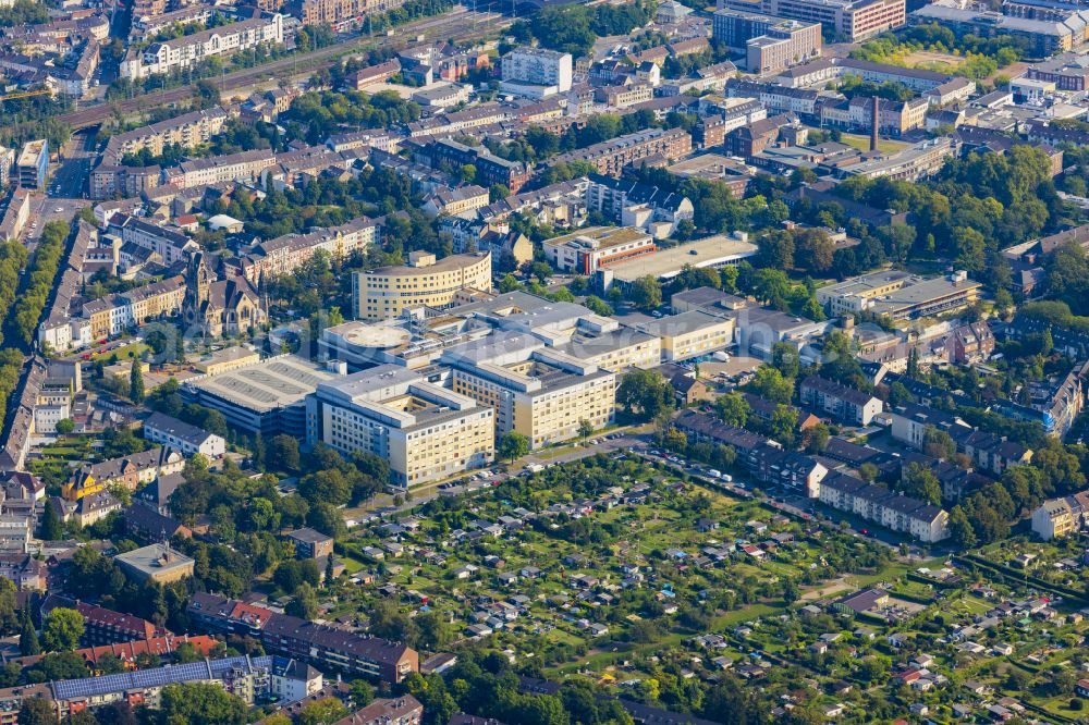 Krefeld from the bird's eye view: Hospital grounds of the Helios Klinikum Krefeld at Lutherplatz in Krefeld in the Ruhr area in the federal state of North Rhine-Westphalia, Germany