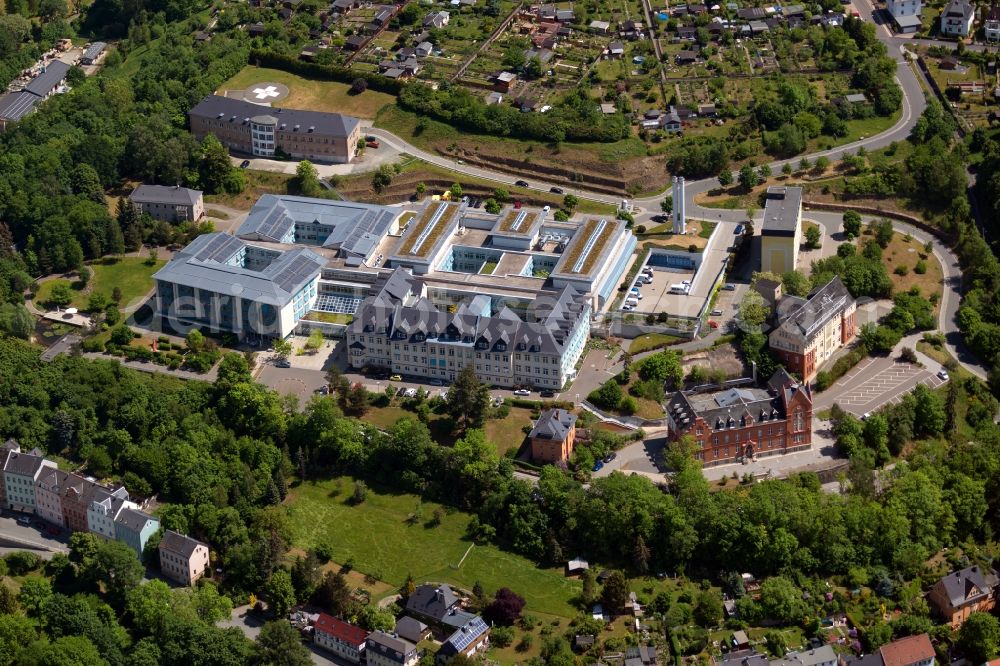 Greiz from the bird's eye view: Hospital grounds of the Clinic Kreiskrankenhaus Greiz on Wichmannstrasse in Greiz in the state Thuringia, Germany