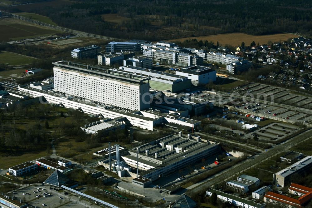 Aerial photograph München - Hospital grounds of the Clinic LMU - Klinikum of Universitaet Muenchen in the district Grosshadern in Munich in the state Bavaria, Germany