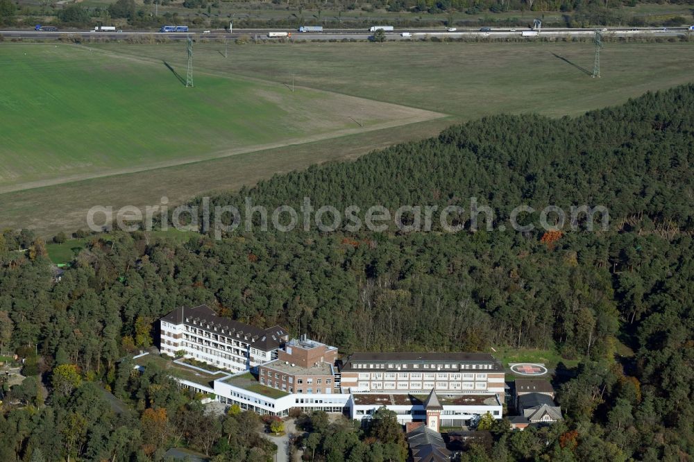 Lostau from the bird's eye view: Hospital grounds of the Clinic Lungenklinik on Lindenstrasse in Lostau in the state Saxony-Anhalt, Germany