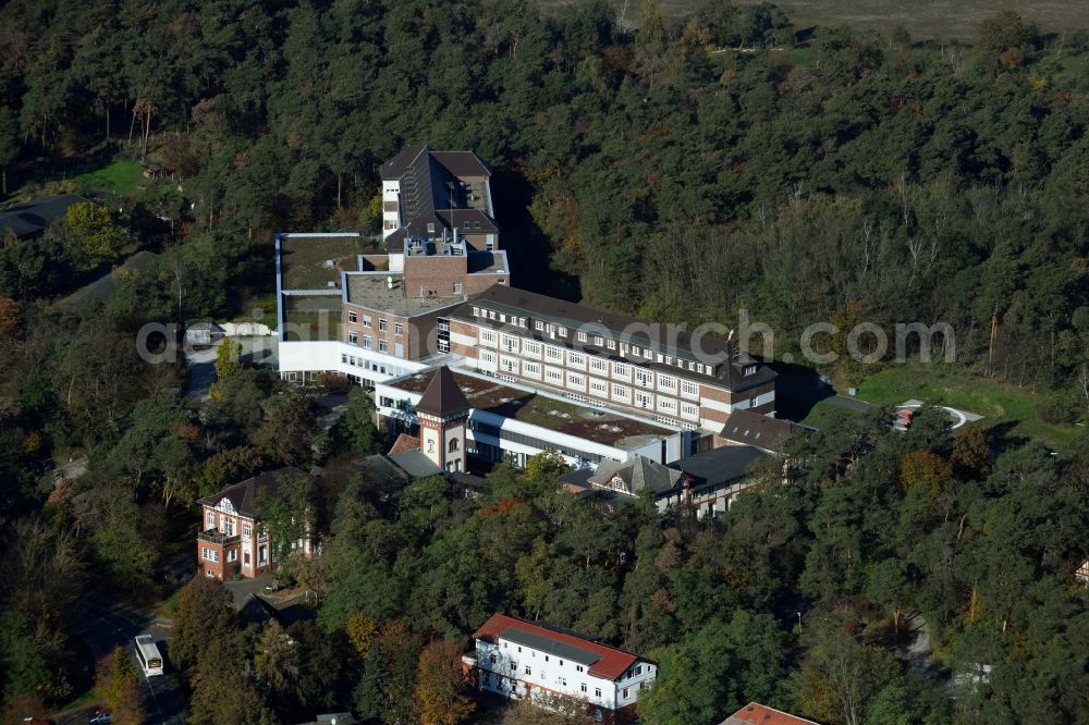 Aerial photograph Lostau - Hospital grounds of the Clinic Lungenklinik on Lindenstrasse in Lostau in the state Saxony-Anhalt, Germany