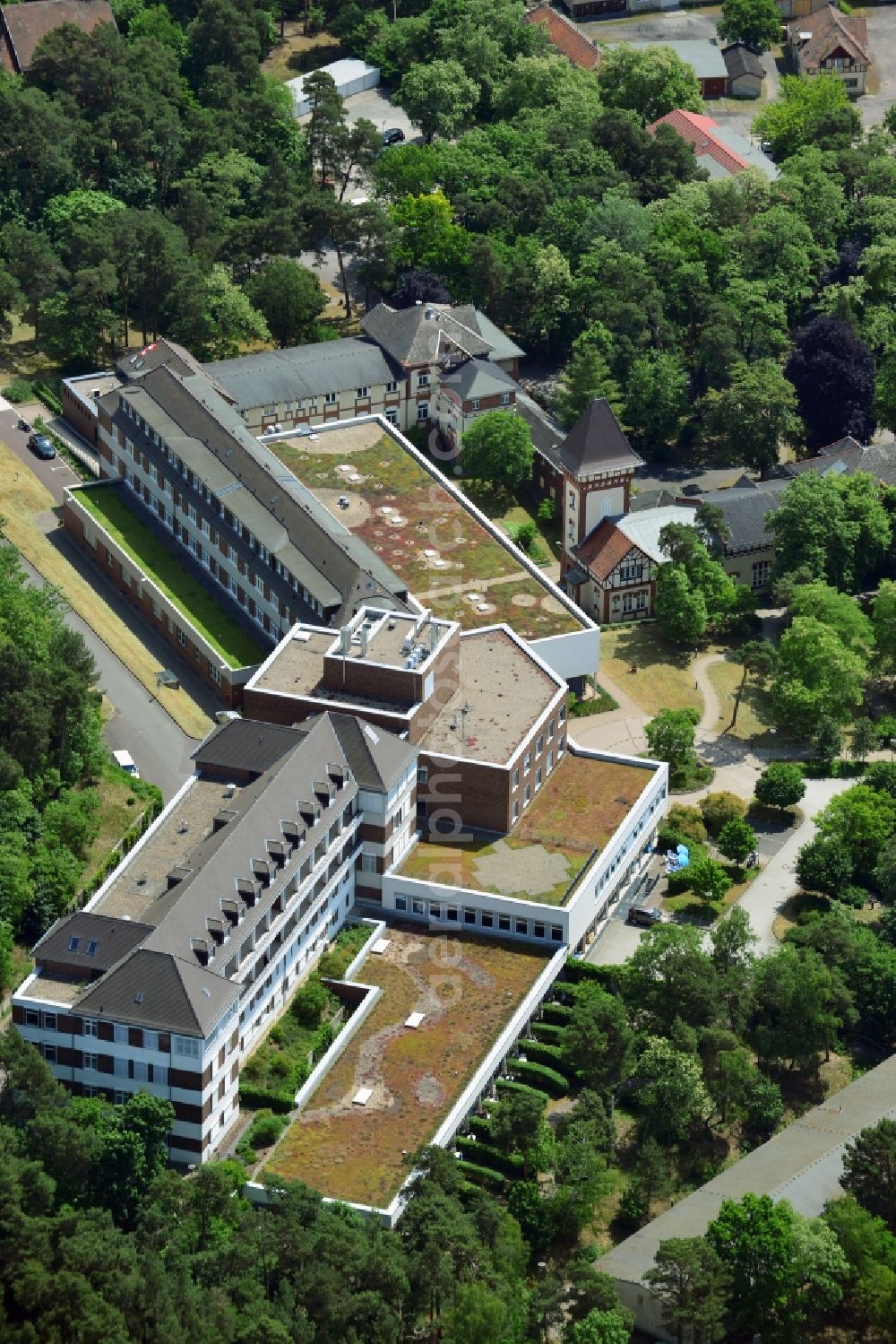 Lostau from the bird's eye view: Clinic of the hospital grounds Lung Clinic of Pfeiffer's foundations in Lostau in the state Saxony-Anhalt