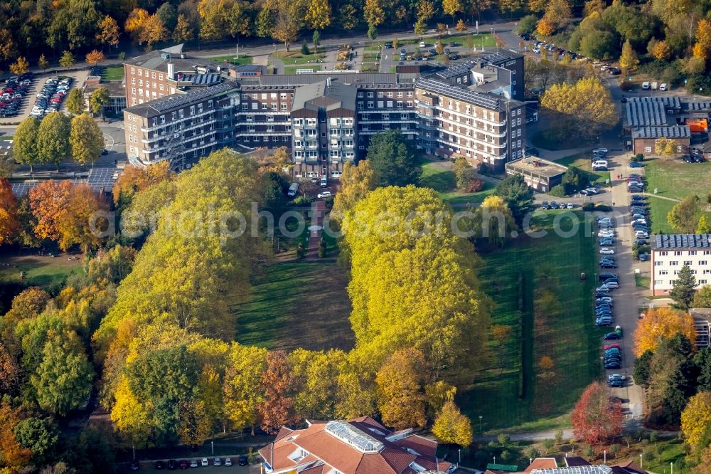 Aerial image Bottrop - Hospital grounds of the Clinic Marienhospital at the Josef-Albers-Strasse in Bottrop in the state North Rhine-Westphalia