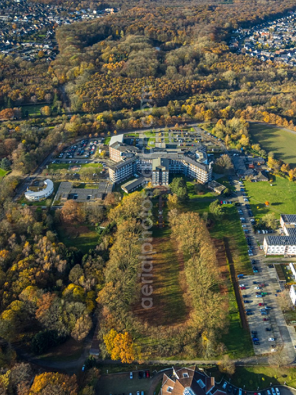 Aerial image Bottrop - Hospital grounds of the Clinic Marienhospital in Bottrop in the state North Rhine-Westphalia, Germany