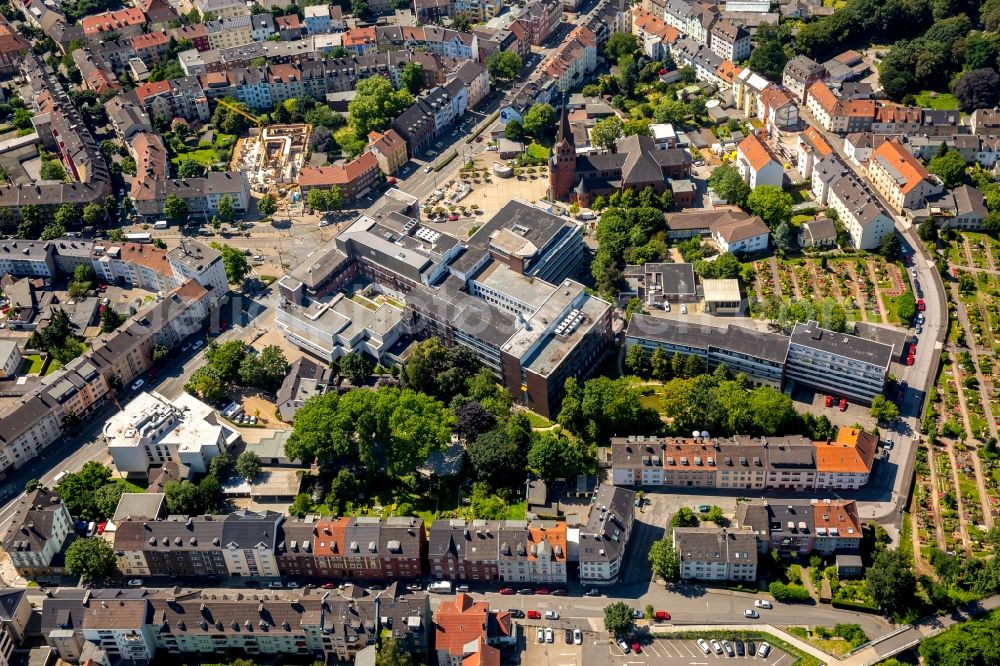 Witten from the bird's eye view: Clinic of the hospital grounds Marien-Hospital, Marienkirche church and residential buildings in Witten in the state of North Rhine-Westphalia