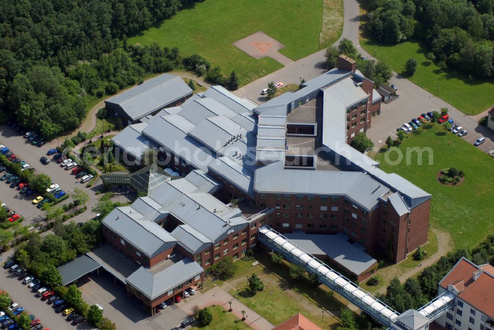 Aerial image Sankt Wendel - Hospital grounds of the Clinic Marienkrankenhaus on street Am Hirschberg in the district Oberlinxweiler in Sankt Wendel in the state Saarland, Germany