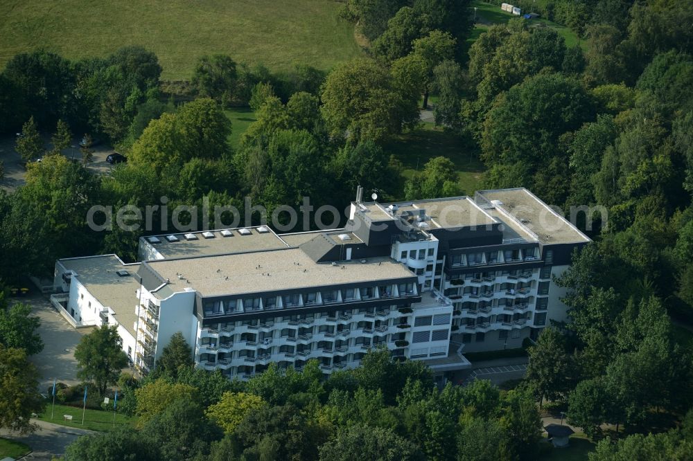 Bad Lausick from the bird's eye view: Clinic of the hospital grounds of Median Kliniken for Orthopaedics in Bad Lausick in the state of Saxony. The building is located in a forest