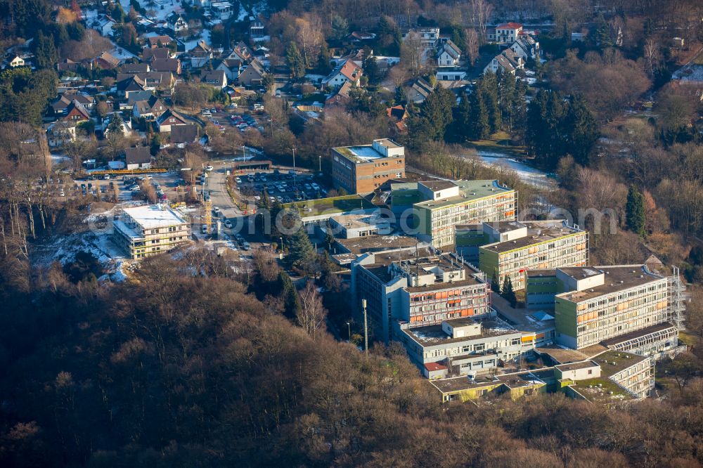 Aerial image Essen - Hospital grounds of the Clinic MediClin Fachklinik Rhein/Ruhr Auf of Roetsch in the district Werden in Essen in the state North Rhine-Westphalia, Germany