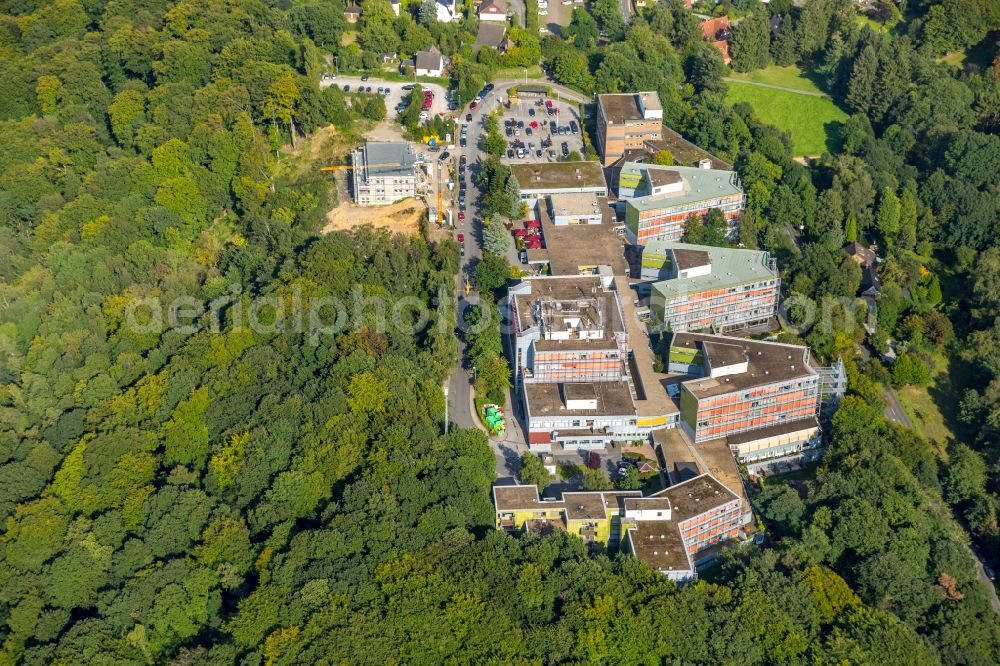 Essen from above - Hospital grounds of the Clinic MediClin Fachklinik Rhein/Ruhr Auf of Roetsch in the district Werden in Essen in the state North Rhine-Westphalia, Germany