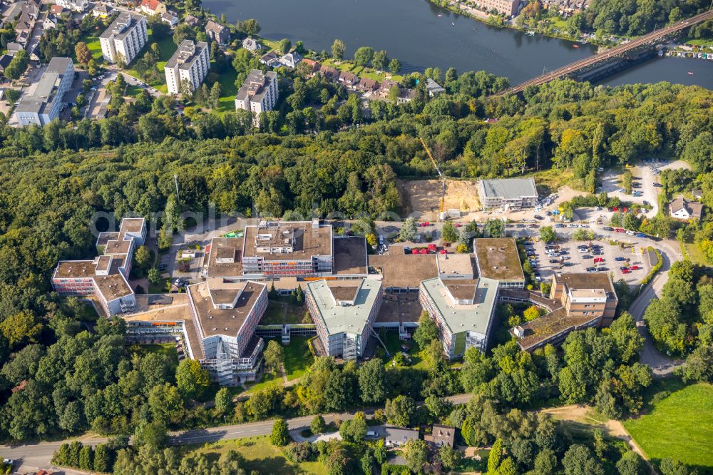 Essen from the bird's eye view: Hospital grounds of the Clinic MediClin Fachklinik Rhein/Ruhr Auf of Roetsch in the district Werden in Essen in the state North Rhine-Westphalia, Germany