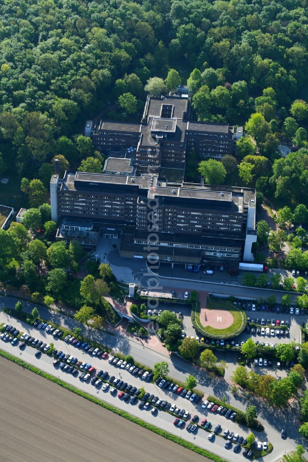 Lübbecke from above - Hospital grounds of the Clinic Muehlenkreiskliniken AoeR in Luebbecke in the state North Rhine-Westphalia, Germany