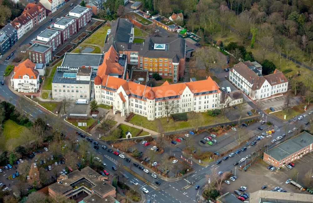 Gelsenkirchen from the bird's eye view: Hospital grounds of the Clinic Muehlenstrasse in the district Gelsenkirchen-Nord in Gelsenkirchen in the state North Rhine-Westphalia