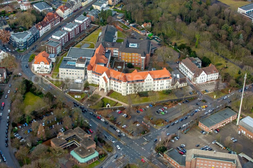 Aerial image Gelsenkirchen - Hospital grounds of the Clinic Muehlenstrasse in the district Gelsenkirchen-Nord in Gelsenkirchen in the state North Rhine-Westphalia