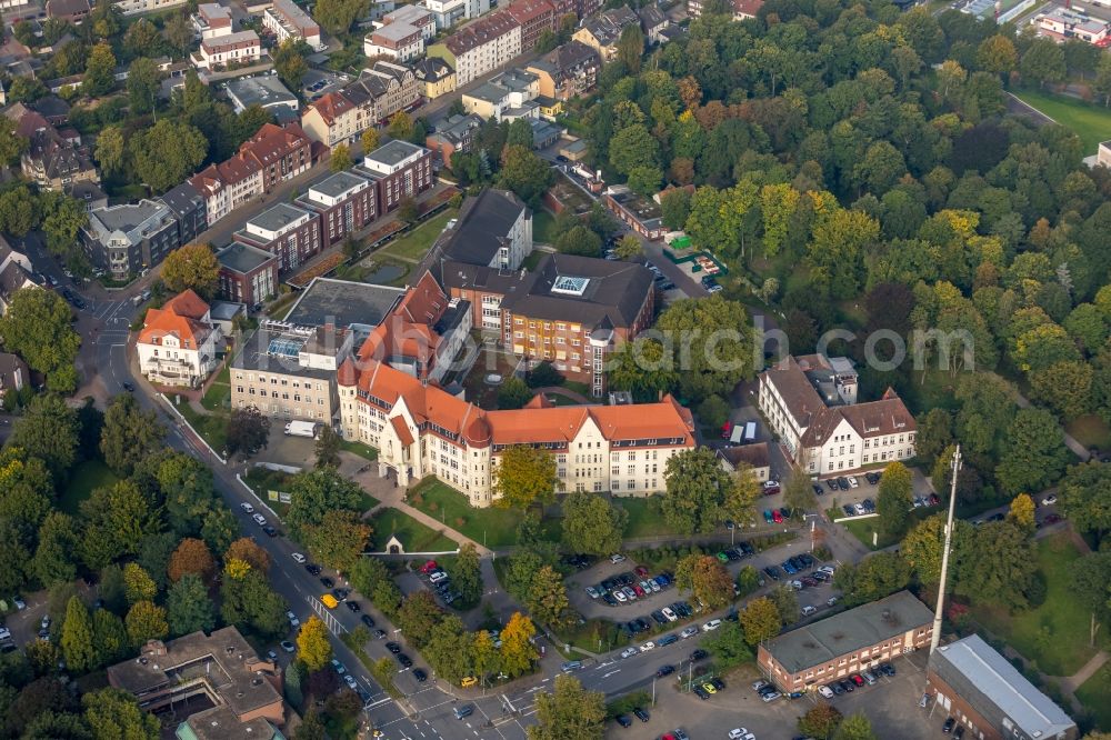 Aerial image Gelsenkirchen - Hospital grounds of the Clinic Muehlenstrasse in the district Gelsenkirchen-Nord in Gelsenkirchen in the state North Rhine-Westphalia