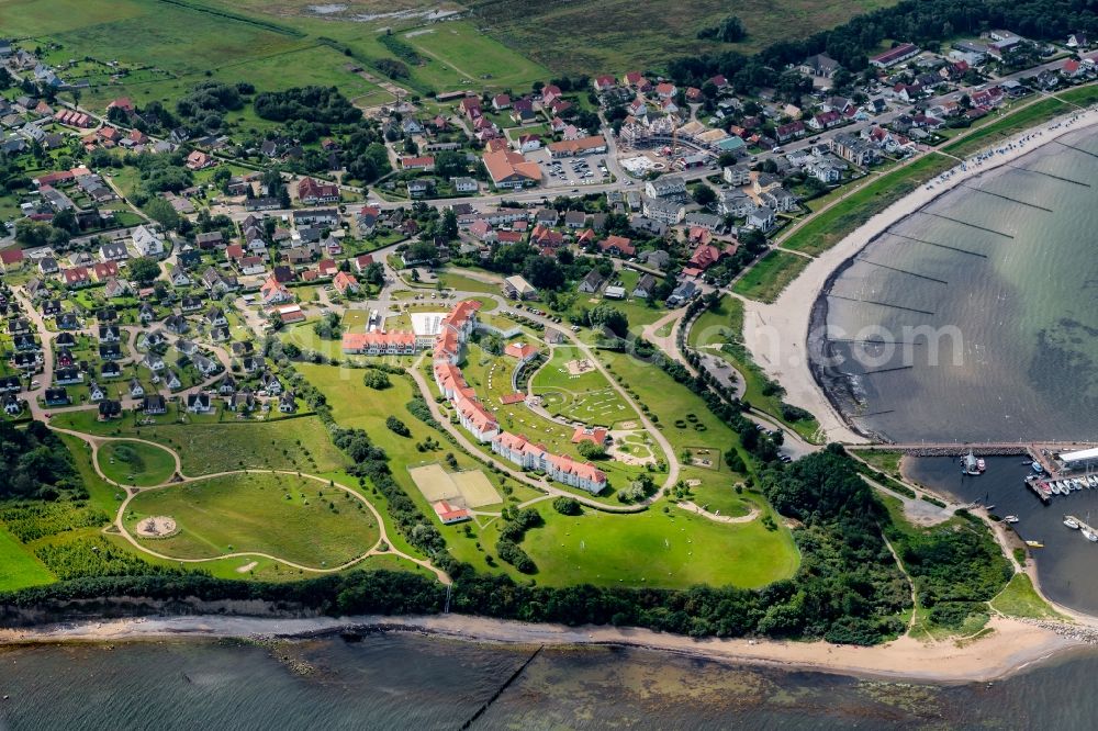 Aerial image Glowe - Hospital grounds of the Clinic Ostseeklinik Koenigshoern Am Koenigshoern in Glowe in the state Mecklenburg - Western Pomerania, Germany