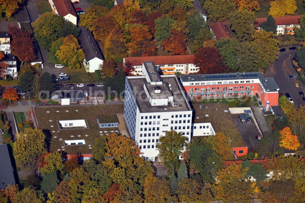 Berlin from above - Hospital grounds of the Clinic Paulinen Krankenhaus on Dickensweg in the district Charlottenburg in Berlin, Germany