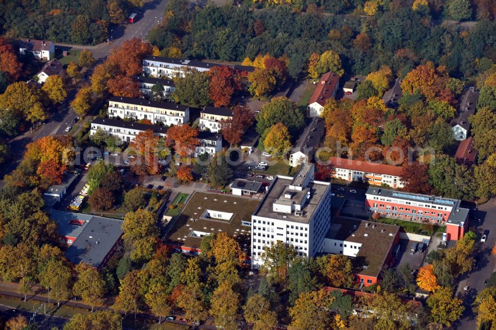 Aerial image Berlin - Hospital grounds of the Clinic Paulinen Krankenhaus on Dickensweg in the district Charlottenburg in Berlin, Germany