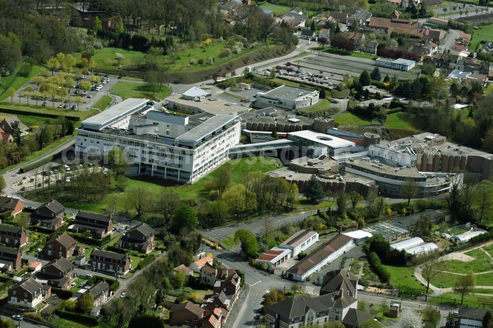 Aerial photograph Lievin - Premises of the hospital and Polyclinique de Riaumont in Lievin in Nord-Pas-de-Calais Picardy, France