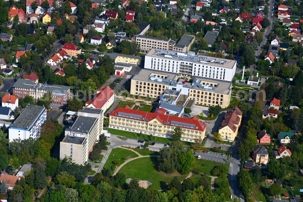 Berlin from the bird's eye view: Hospital grounds of the Clinic Psychiatrischen Klinik Vivantes Klinikum on Muensterberger Weg corner Alt-Kaulsdorf in the district Kaulsdorf in Berlin, Germany