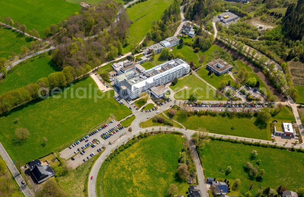 Aerial image Brilon - Hospital grounds of the Clinic radiox Radiologie-Strahlentherapie Brilon Am Schoenschede in Brilon in the state North Rhine-Westphalia