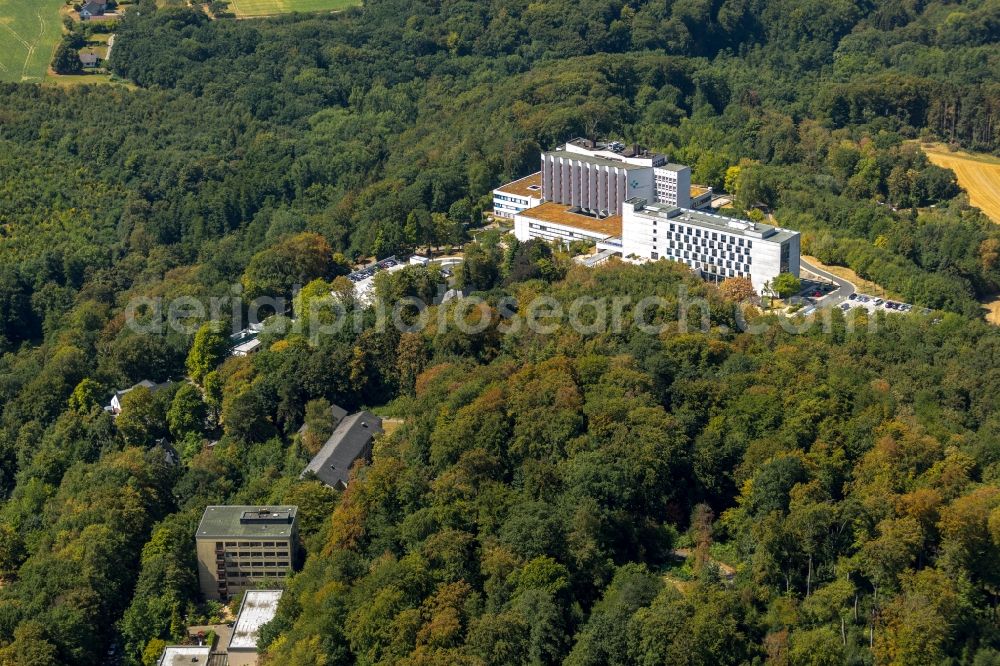 Aerial photograph Essen - Hospital grounds of the Clinic Ruhrlandklinik on Tueschener Weg in the district Werden in Essen in the state North Rhine-Westphalia, Germany