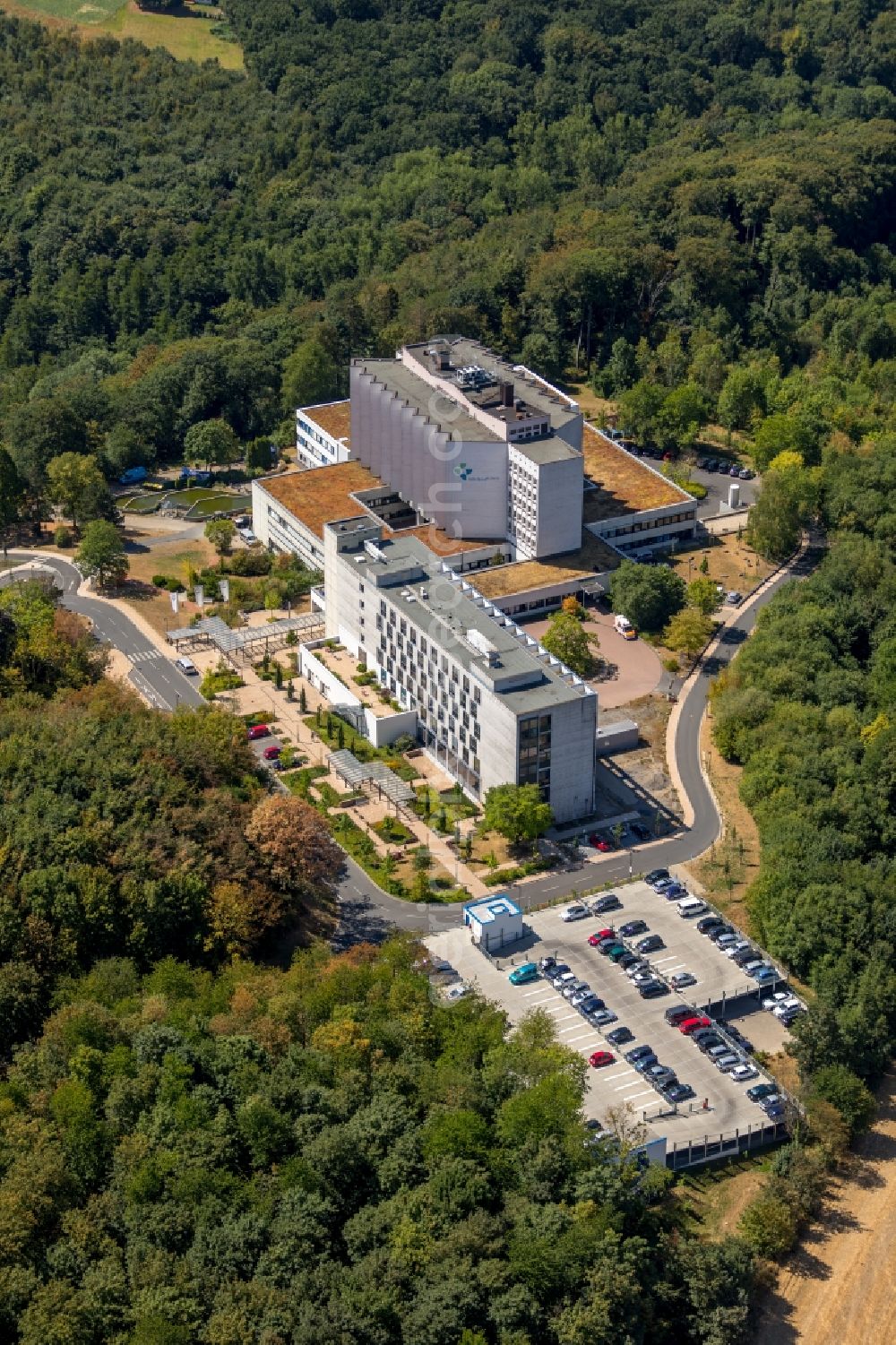 Aerial image Essen - Hospital grounds of the Clinic Ruhrlandklinik on Tueschener Weg in the district Werden in Essen in the state North Rhine-Westphalia, Germany