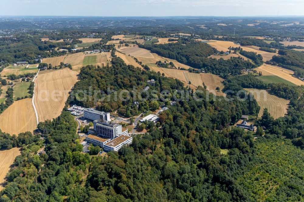 Aerial photograph Essen - Hospital grounds of the Clinic Ruhrlandklinik on Tueschener Weg in the district Werden in Essen in the state North Rhine-Westphalia, Germany