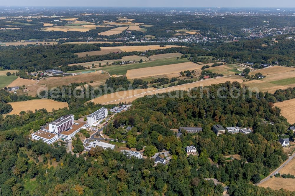 Aerial photograph Essen - Hospital grounds of the Clinic Ruhrlandklinik on Tueschener Weg in the district Werden in Essen in the state North Rhine-Westphalia, Germany