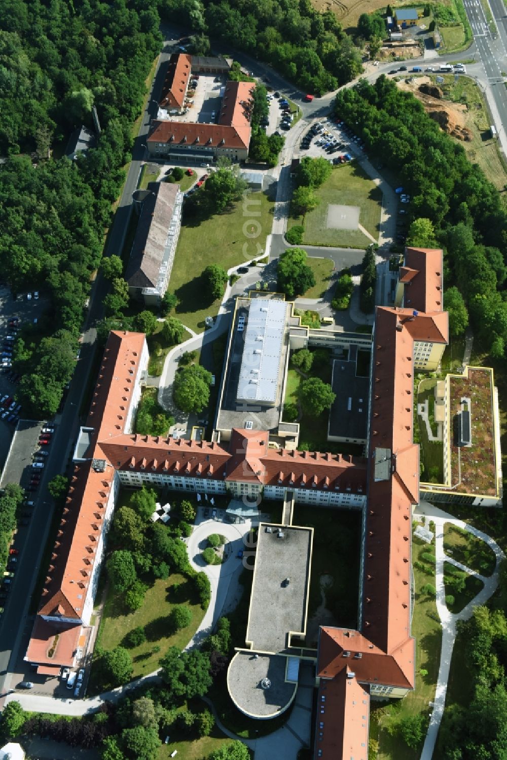 Aerial photograph Borna - Clinic of the hospital grounds Sana Klinikum Borna on Rudolf-Virchow-Strasse in Borna in the state Saxony