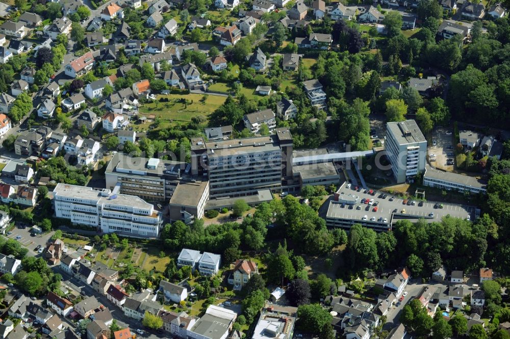 Aerial image Menden (Sauerland) - Clinic of the hospital grounds Sankt Vincenz-Krankenhaus in Menden (Sauerland) in the state North Rhine-Westphalia