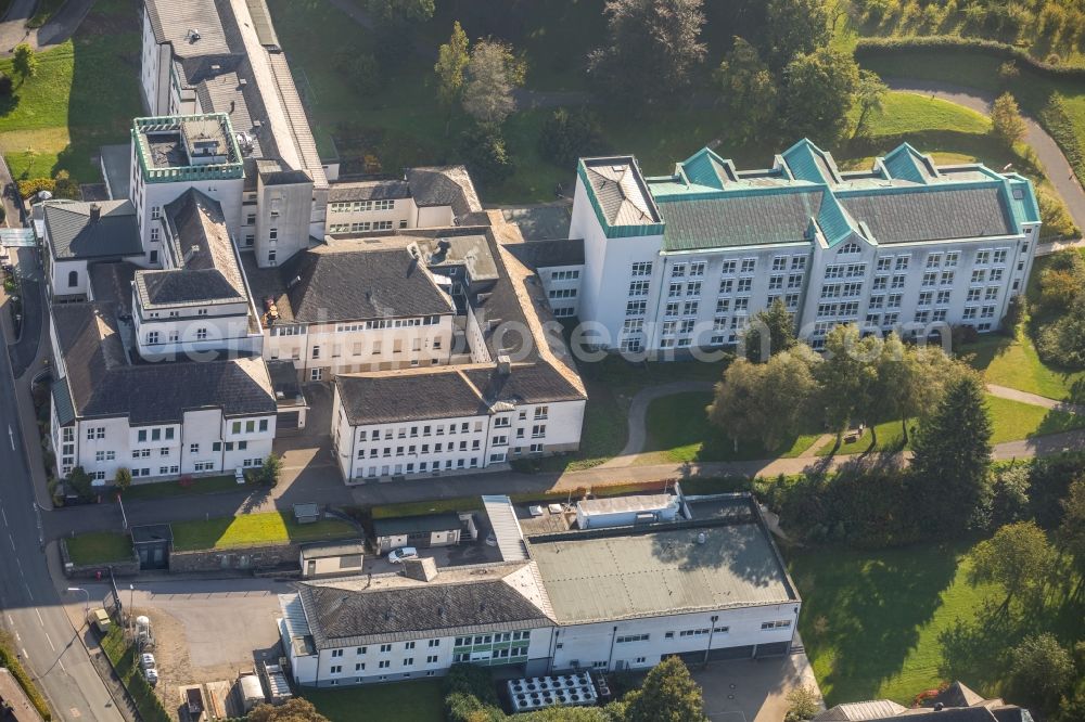 Meschede from above - Clinic of the hospital grounds Sankt Walburga-Krankenhaus Meschede Notfall on Schederweg in Meschede in the state North Rhine-Westphalia, Germany