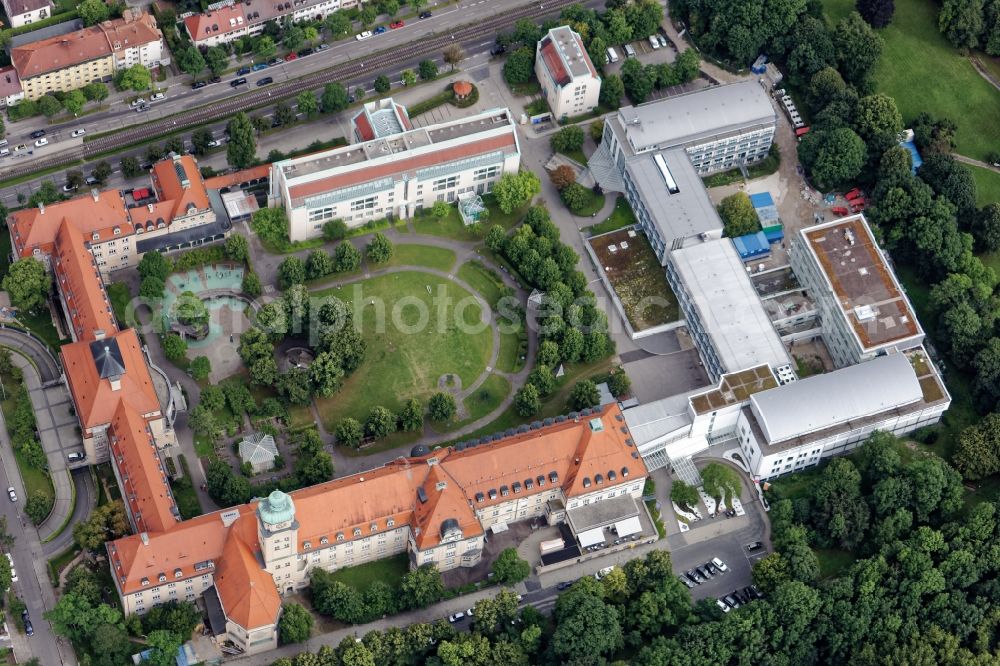 München from the bird's eye view: Hospital grounds of the Clinic Schoen Klinik in Munich in the state Bavaria, Germany