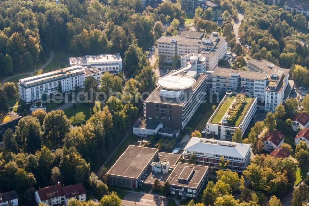 Karlsbad from the bird's eye view: Hospital grounds of the Clinic SRH Klinikum Karlsbad-Langensteinbach GmbH in the district Langensteinbach in Karlsbad in the state Baden-Wuerttemberg, Germany