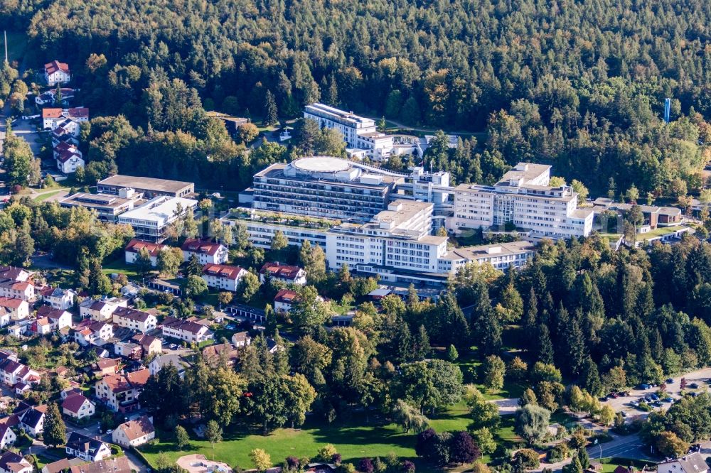 Aerial photograph Karlsbad - Hospital grounds of the Clinic SRH Klinikum Karlsbad-Langensteinbach GmbH in the district Langensteinbach in Karlsbad in the state Baden-Wuerttemberg, Germany