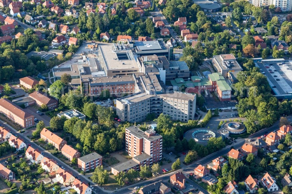 Aerial photograph Lüneburg - Hospital grounds of the Clinic Staedtisches Klinikum Lueneburg in Lueneburg in the state Lower Saxony, Germany