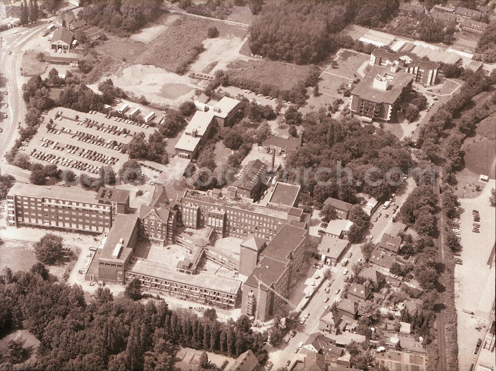 Moers from the bird's eye view: Hospital grounds of the Clinic Bethanien on Bethanienstrasse in the district Repelen in Moers in the state North Rhine-Westphalia, Germany