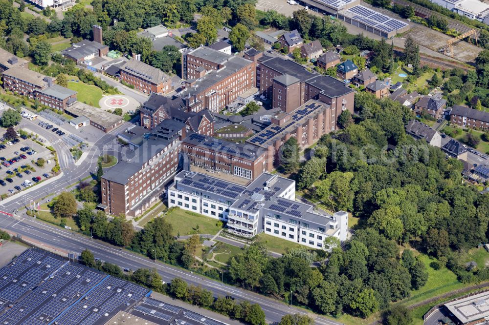 Moers from the bird's eye view: Clinic grounds of the hospital Foundation Hospital Bethanien fuer die Grafschaft Moers on Bethanienstrasse in the district Repelen in Moers in the state North Rhine-Westphalia, Germany