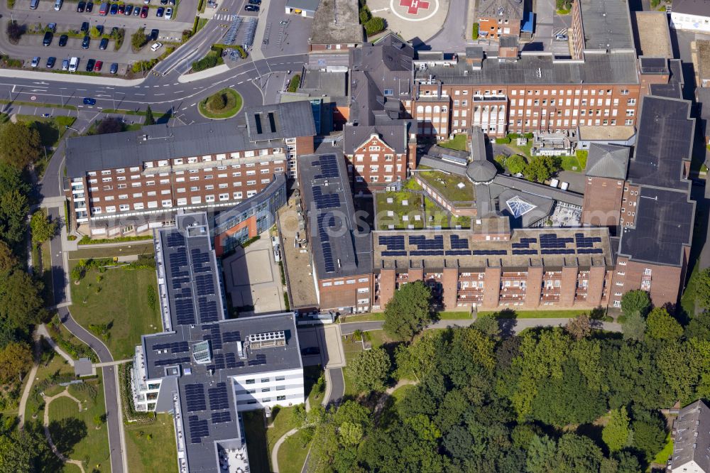 Aerial photograph Moers - Clinic grounds of the hospital Foundation Hospital Bethanien fuer die Grafschaft Moers on Bethanienstrasse in the district Repelen in Moers in the state North Rhine-Westphalia, Germany