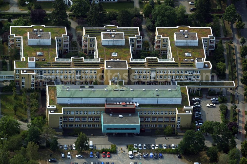 Aerial photograph Berlin - Clinic of the hospital grounds of St.Marien-Hospital in the Lankwitz part of Berlin in Germany. The complex for medical care is located on Gallwitzallee