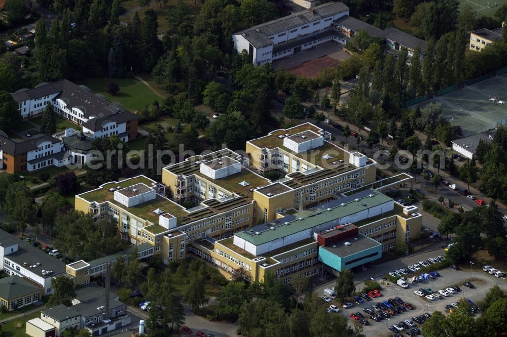 Aerial photograph Berlin - Clinic of the hospital grounds of St.Marien-Hospital in the Lankwitz part of Berlin in Germany. The complex for medical care is located on Gallwitzallee